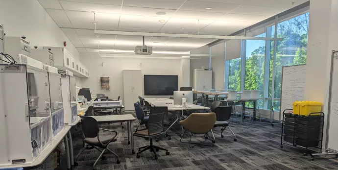 Community Corner — UTM Makerspace collaborative space